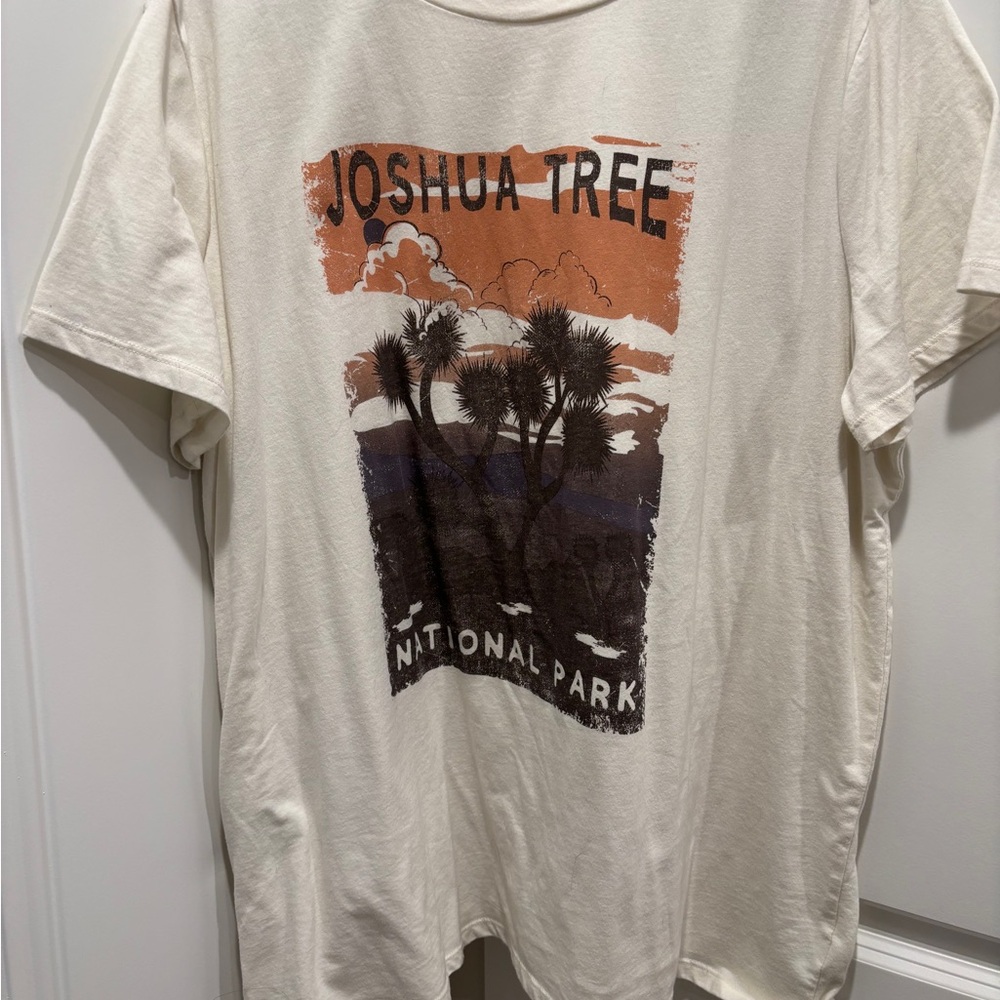 Maurices Joshua Tree Graphic Women's T-Shirt - Cream